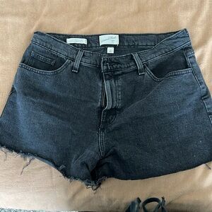 BLACK SHORTS SIZE 12